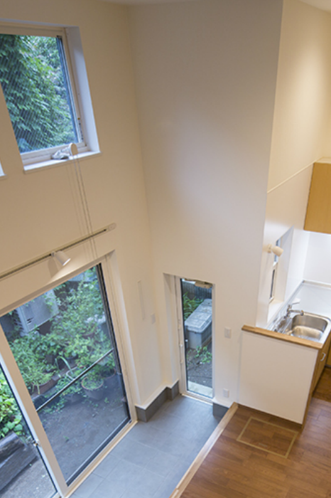 狭小住宅の吹き抜け