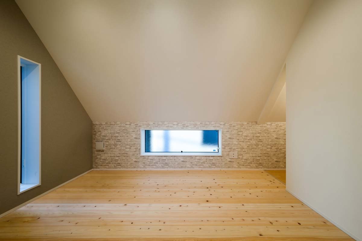 風通しのいい小屋裏収納